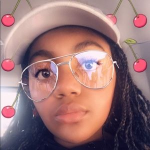 Meet your Posher, Ravyn